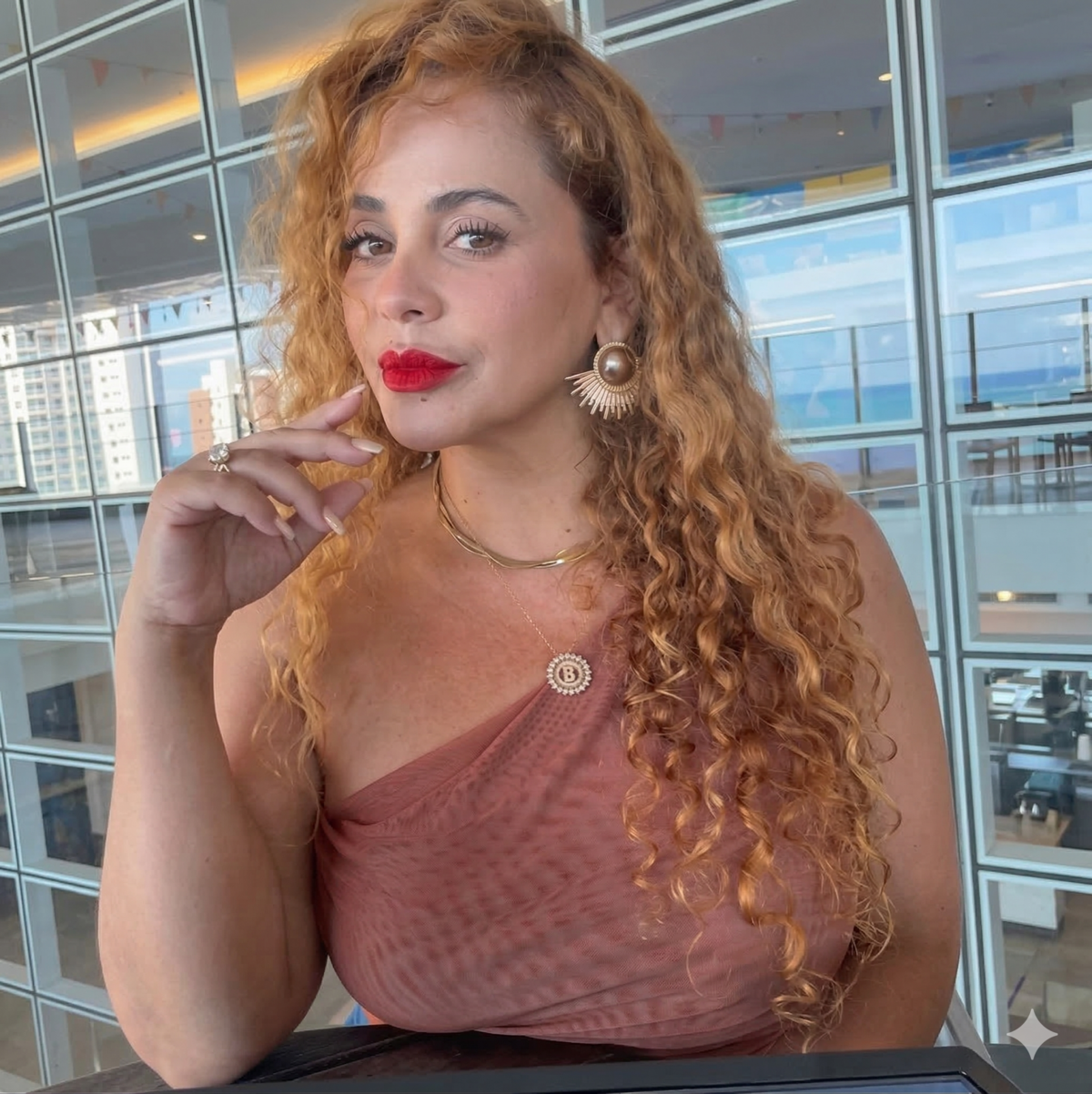 Virginia Soares — Especialista em Consórcios